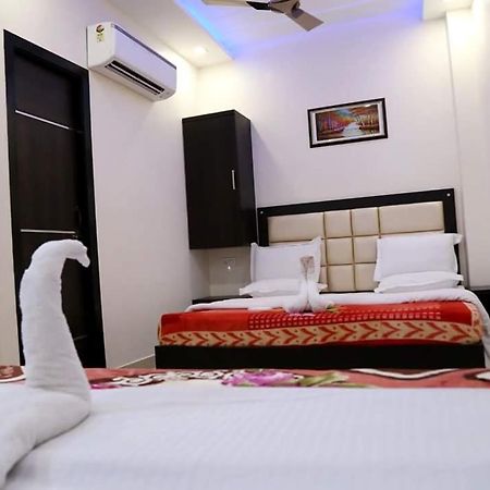 Hotel White Tulip Amritsar Esterno foto