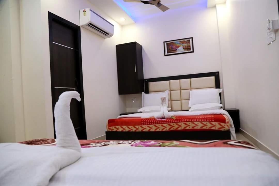 Hotel White Tulip Amritsar Esterno foto