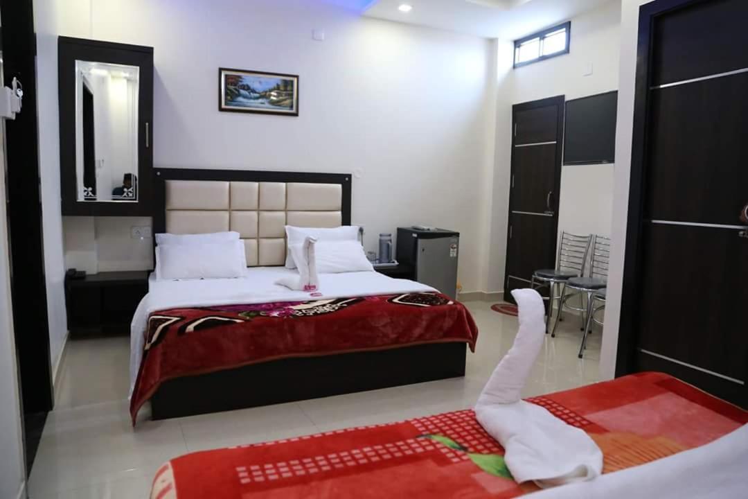 Hotel White Tulip Amritsar Esterno foto
