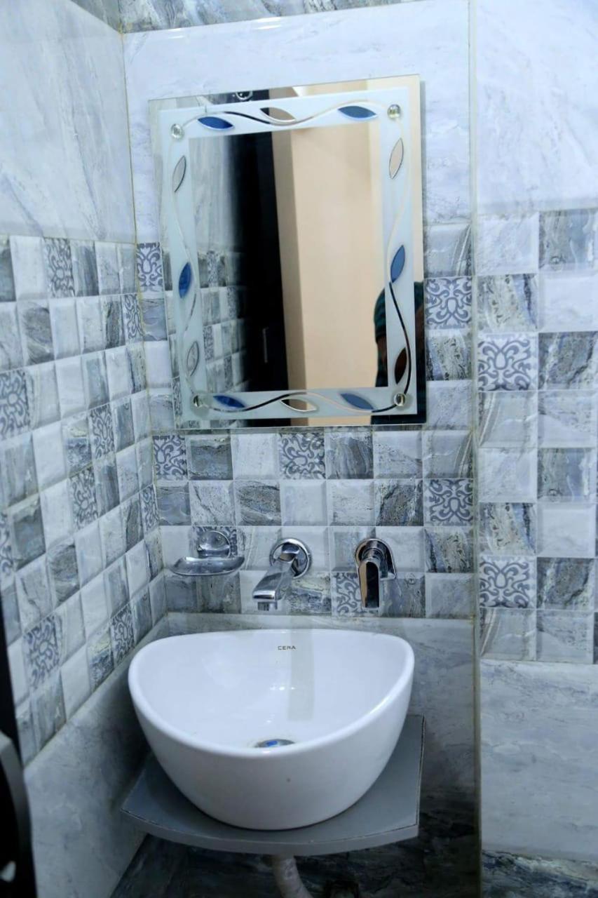 Hotel White Tulip Amritsar Esterno foto